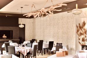Restaurace v ubytování Hôtel Restaurant La Charrue