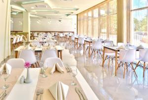 Ресторант или друго място за хранене в GRIFID Hotel Foresta - All Inclusive & Free Parking - Adults Only