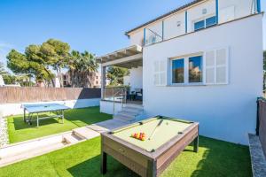Vonkajšia záhrada v ubytovaní Villa Playa Esperanza, Pool Heizung, 7 Gäste