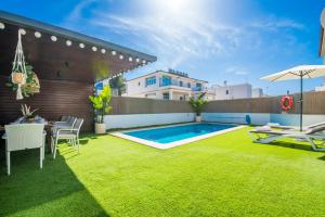 Bazén v ubytovaní Villa Playa Esperanza, Pool Heizung, 7 Gäste alebo v jeho blízkosti