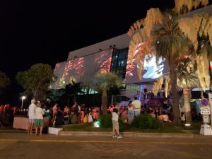 Photo de la galerie de l'établissement 80m2 dans Parc Classé, Piscine, Calme, 5mn de Cannes, au Cannet