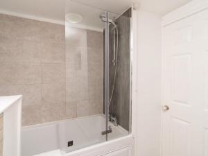 Ένα μπάνιο στο Pass the Keys Lovely 1 bed apartment with free parking +15 φωτογραφίες