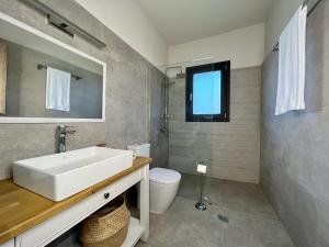 Kúpeľňa v ubytovaní PETRA RESIDENCES IN LINDOS