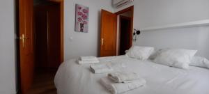 Postel nebo postele na pokoji v ubytování APARTAMENTO EN BARBATE