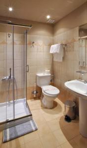 Koupelna v ubytování Kentrikon Hotel
