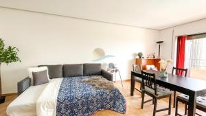 Postel nebo postele na pokoji v ubytování Sol da Rocha Studio by Sunny Deluxe + 41 fotografií