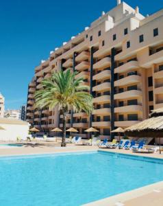 Bazén v ubytování Sol da Rocha Studio by Sunny Deluxe nebo v jeho okolí