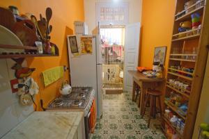 A cozinha ou cozinha compacta de Guanaaní Hostel