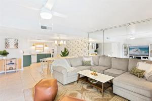 Χώρος καθιστικού στο Cocoa Beach Club