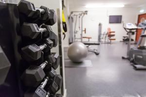 Spordikeskus ja/või sportimisvõimalused majutusasutuses Quality Hotel Royal Corner