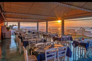 Hotel Borgo Cacciatori餐厅或其他用餐的地方