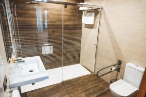 Koupelna v ubytování Ferreira Hostal Boutique + 37 fotografií