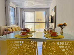 Χώρος καθιστικού στο Apê em Guest House na Praia do Sul