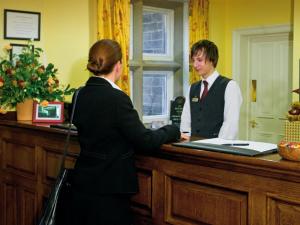 Лобби или стойка регистрации в Gisborough Hall Hotel