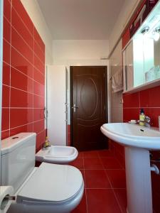 Phòng tắm tại City Center Apartment in Shkoder