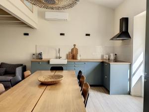 Posezení v ubytování Maison Luxe 4 chambres - Patio - Climatisation - 10 minutes à pied du Pont d'Avignon