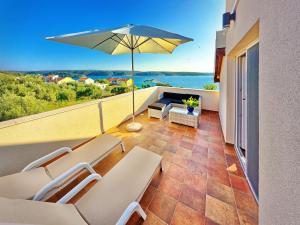 Balkon atau teras di Holiday Home Anne