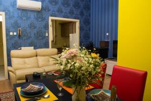Posedenie v ubytovaní Vibrant 3 Bedroom Apartment In The Pulsing Heart Of Budapest