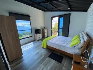 Katil atau katil-katil dalam bilik di Solaris Glamping Exclusive