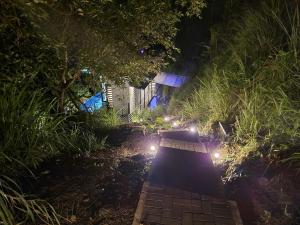 Taman di luar Solaris Glamping Exclusive