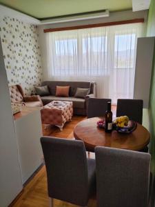 Prostor za sedenje u objektu Apartman Zelenika