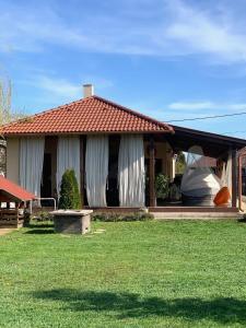 LEVENDULÁS HÁZ - Balatonfőkajár 8164 Balatonfőkajár, Iskola u 6. kép - 2