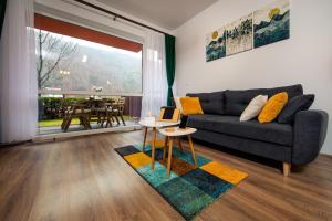 O zonă de relaxare la Home & Garden with stunning view