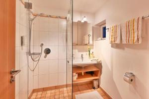 Koupelna v ubytování Appartements Haus Dr Muxel + 37 fotografií