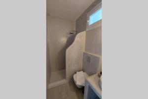 Koupelna v ubytování Eolia luxury suites Andros