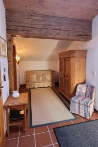 Ein Sitzbereich in der Unterkunft City Apartment Hornblick