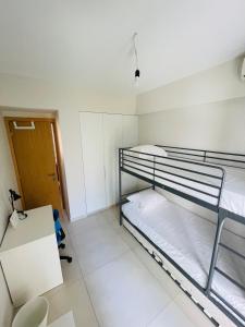 Fotografia z galérie ubytovania Minimalistic Apartment v destinácii Palaiá Fókaia