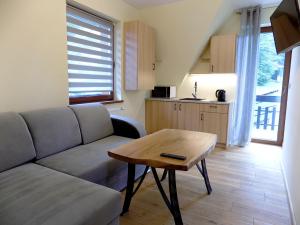 Kuchyňa alebo kuchynka v ubytovaní Apartament nr 6 U Miśka - obok dworca