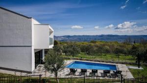 Basen w obiekcie Luxury Villa Ante with pool lub w pobliżu