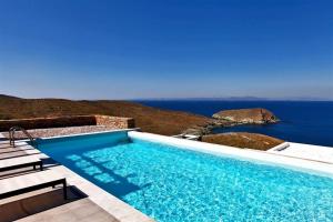 Πισίνα στο ή κοντά στο Villa Litharia, enchanting location and view