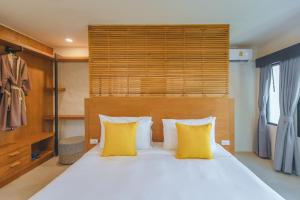 Ліжко або ліжка в номері Punnpreeda Beach Resort - SHA Plus Certified