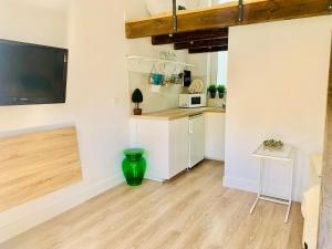 Kuchnia lub aneks kuchenny w obiekcie Mini Loft Plaza España