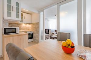 Kuchyňa alebo kuchynka v ubytovaní Apartment Eli