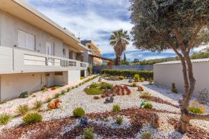 Κήπος έξω από το Gouves Living