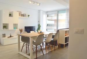 Posedenie v ubytovaní Seafront fully renovated apart amazing terrace