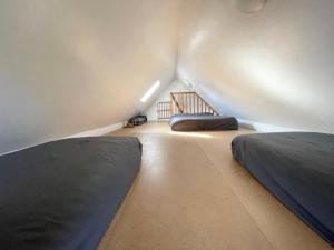 Photo de la galerie de l'établissement 'The Wheelhouse' Nautically themed with large sleeping deck, à Southwold