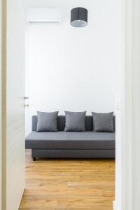 Część wypoczynkowa w obiekcie Barrio 133 - double bedroom in center by Napoliapartments