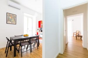 Część wypoczynkowa w obiekcie Barrio 133 - double bedroom in center by Napoliapartments