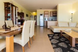 Kuchyň nebo kuchyňský kout v ubytování Montenegro Apartments Utjeha