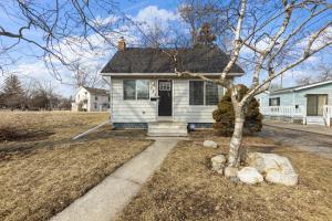 Gallery image of Entire Home Near MSU and Local Hospitals with Fast Wi-Fi & Dedicated Office in Lansing