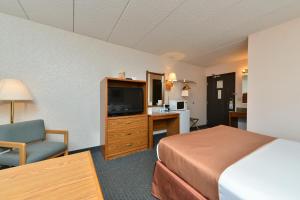 Kuchyň nebo kuchyňský kout v ubytování Super 8 by Wyndham Rapid City