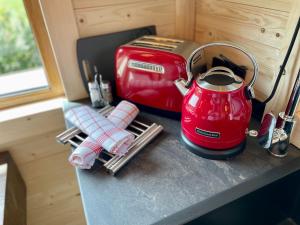 Η κουζίνα ή μικρή κουζίνα στο Tiny House Singer - contactless check-in - Sauna