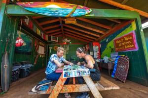 Hosté ubytování Backpackers Vacation Inn and Plantation Village