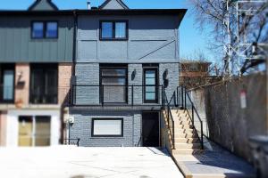 Foto de la galería de Renovated Guest Suite Near The Lake & High Park in Toronto! en Toronto