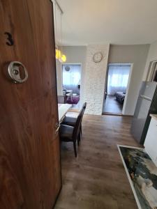 เตียงในห้องที่ Grey & Sunny Apartments Zaječar
