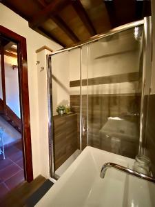 Locanda Il Sigillo B&B e Ristorante tesisinde bir banyo